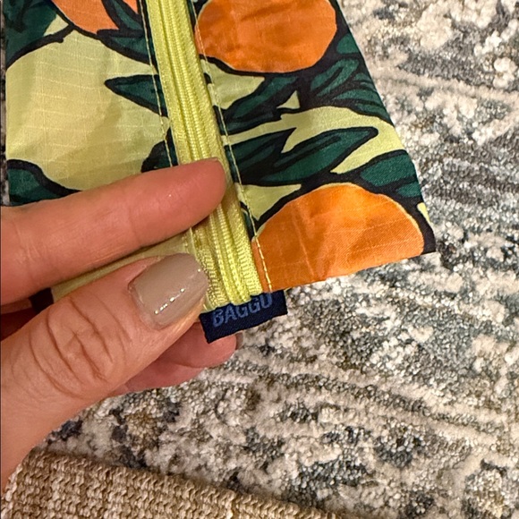 BAGGU Citrus Print Pouch with Zipper - Picture 2 of 4